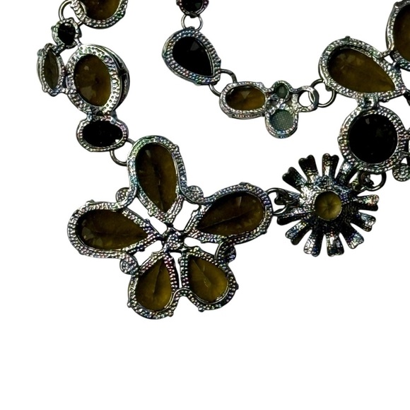 Large Flowers Faceted Rhinestone Faux Stone Silver Tone Statement Boho Necklace - Picture 10 of 14